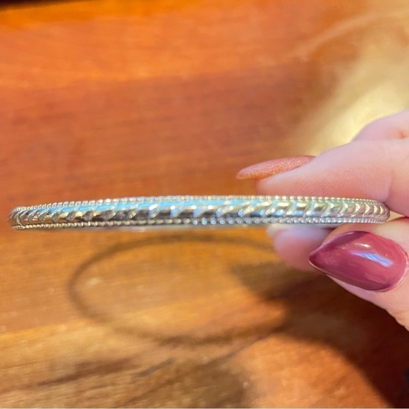 Vintage silver tone bangle large twist - Picture 2 of 4